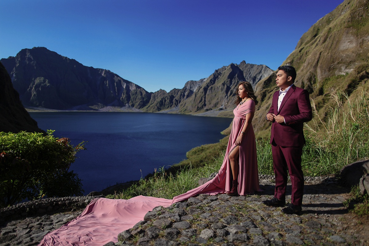 Mount Pinatubo Adventure prenup shoot by Jayson and Joanne Arquiza styling by Merry Me Philippines