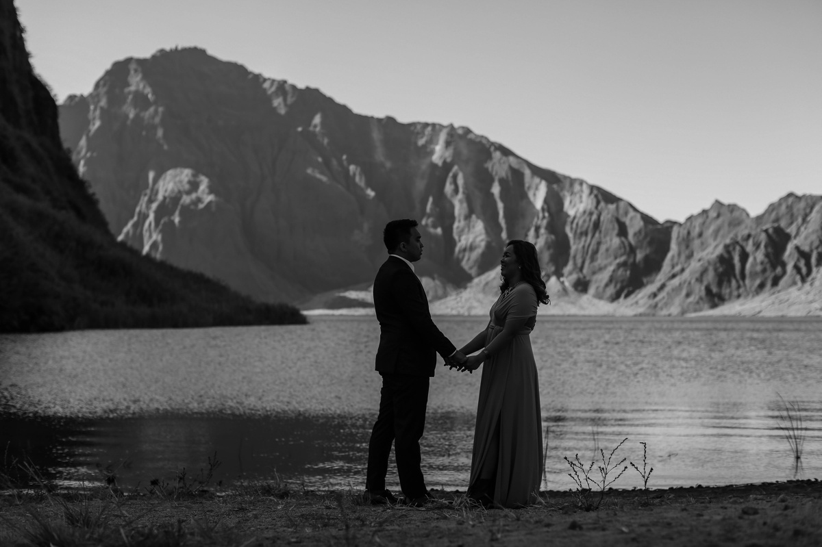 Mount Pinatubo Adventure prenup shoot by Jayson and Joanne Arquiza styling by Merry Me Philippines