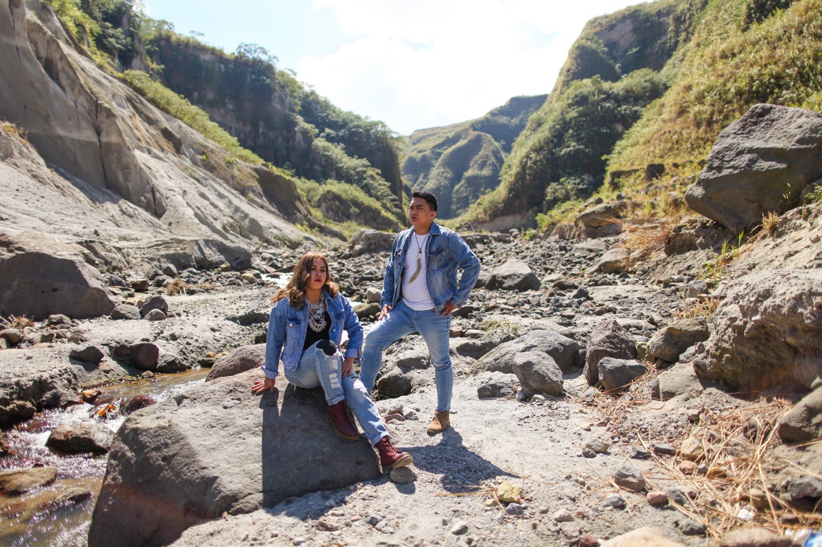 Mount Pinatubo Adventure prenup shoot by Jayson and Joanne Arquiza styling by Merry Me Philippines