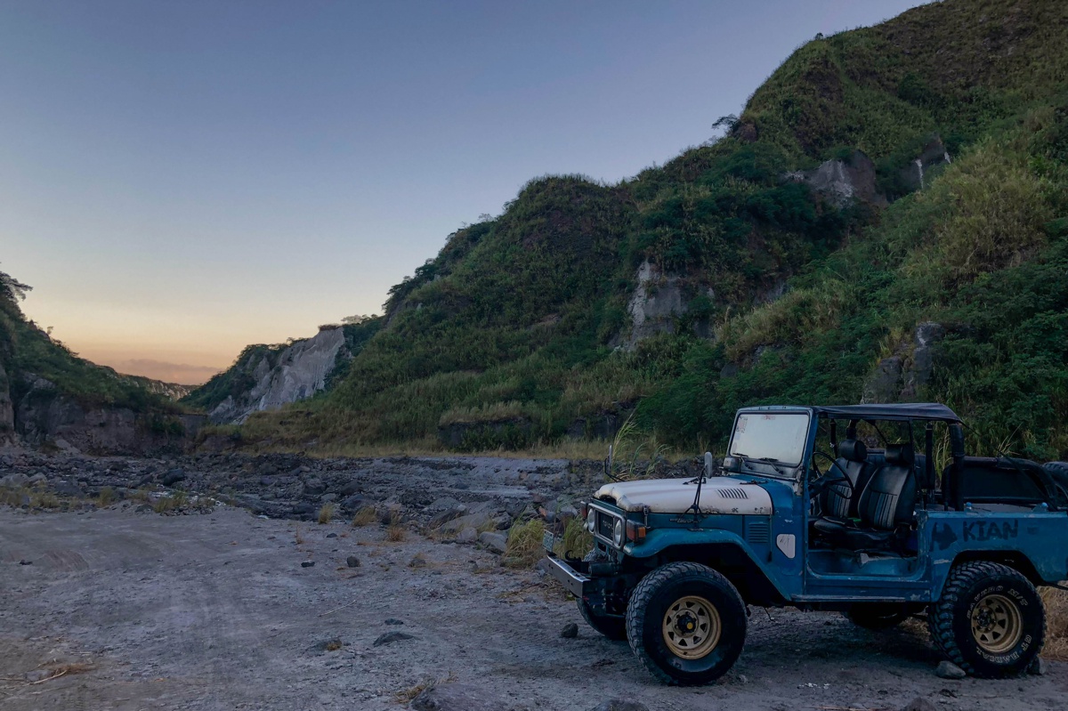 Mt Pinatubo prenup using the new Iphone 8 manila wedding photographer