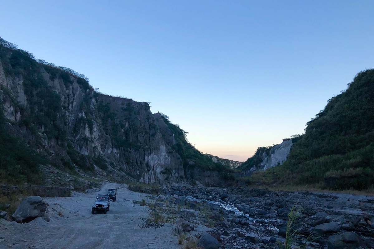 Mt Pinatubo prenup using the new Iphone 8 manila wedding photographer