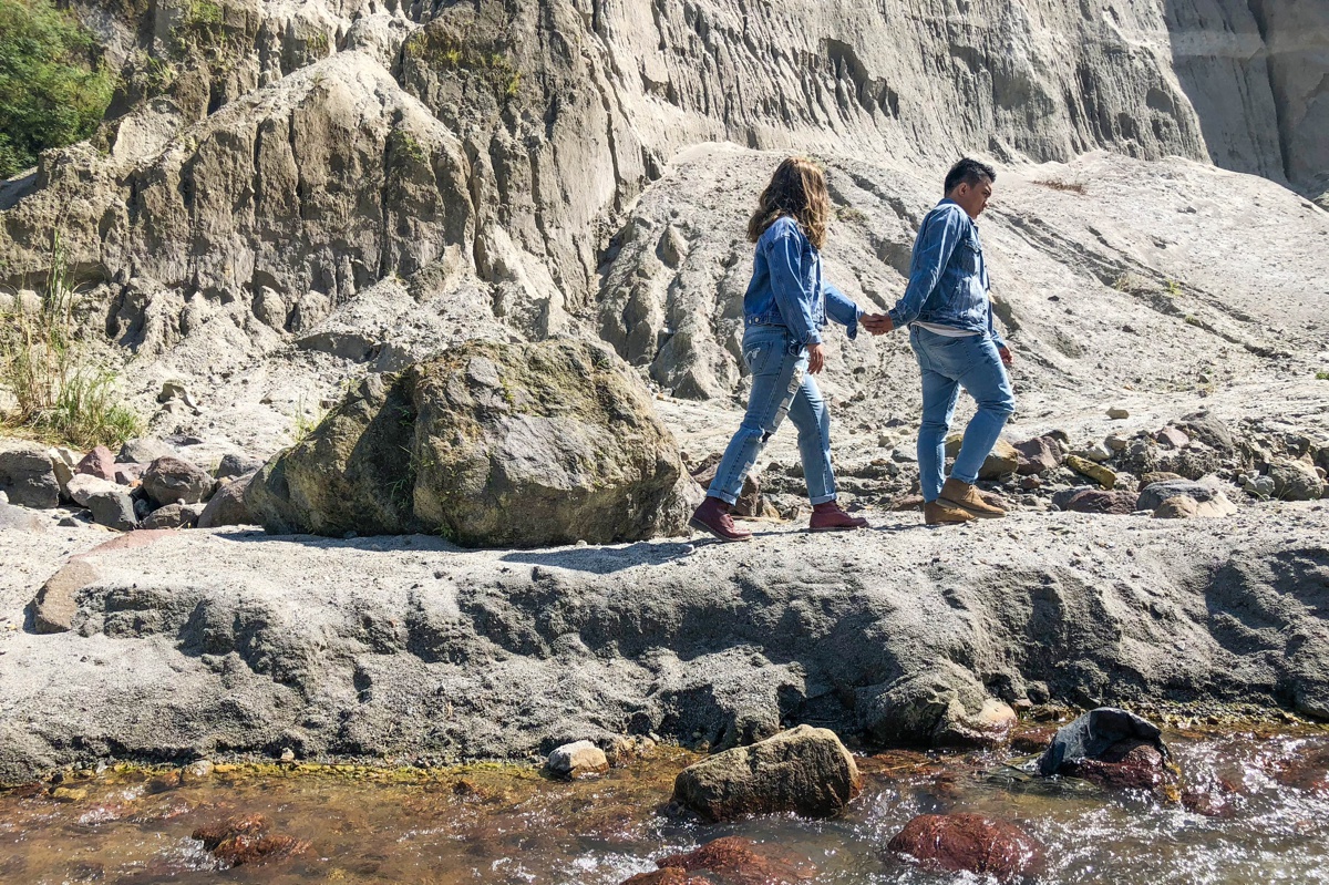 Mt Pinatubo prenup using the new Iphone 8 manila wedding photographer